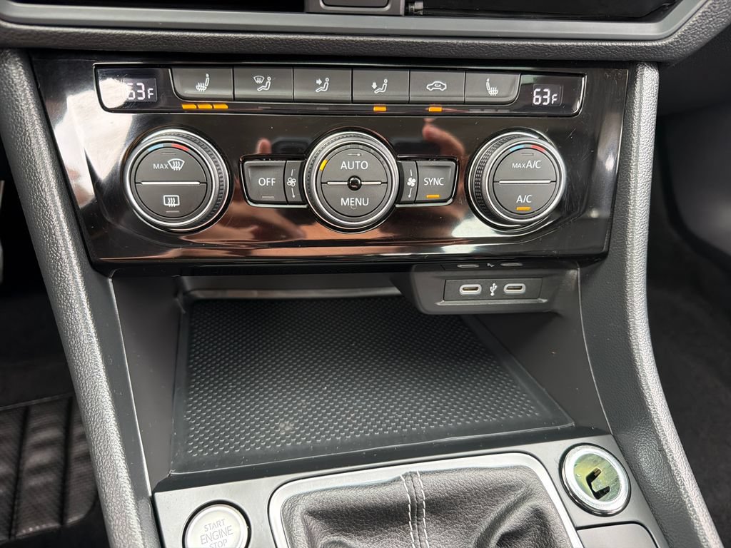 Certified 2023 Volkswagen Jetta SE w/ Panoramic Sunroof Package FWD image 17