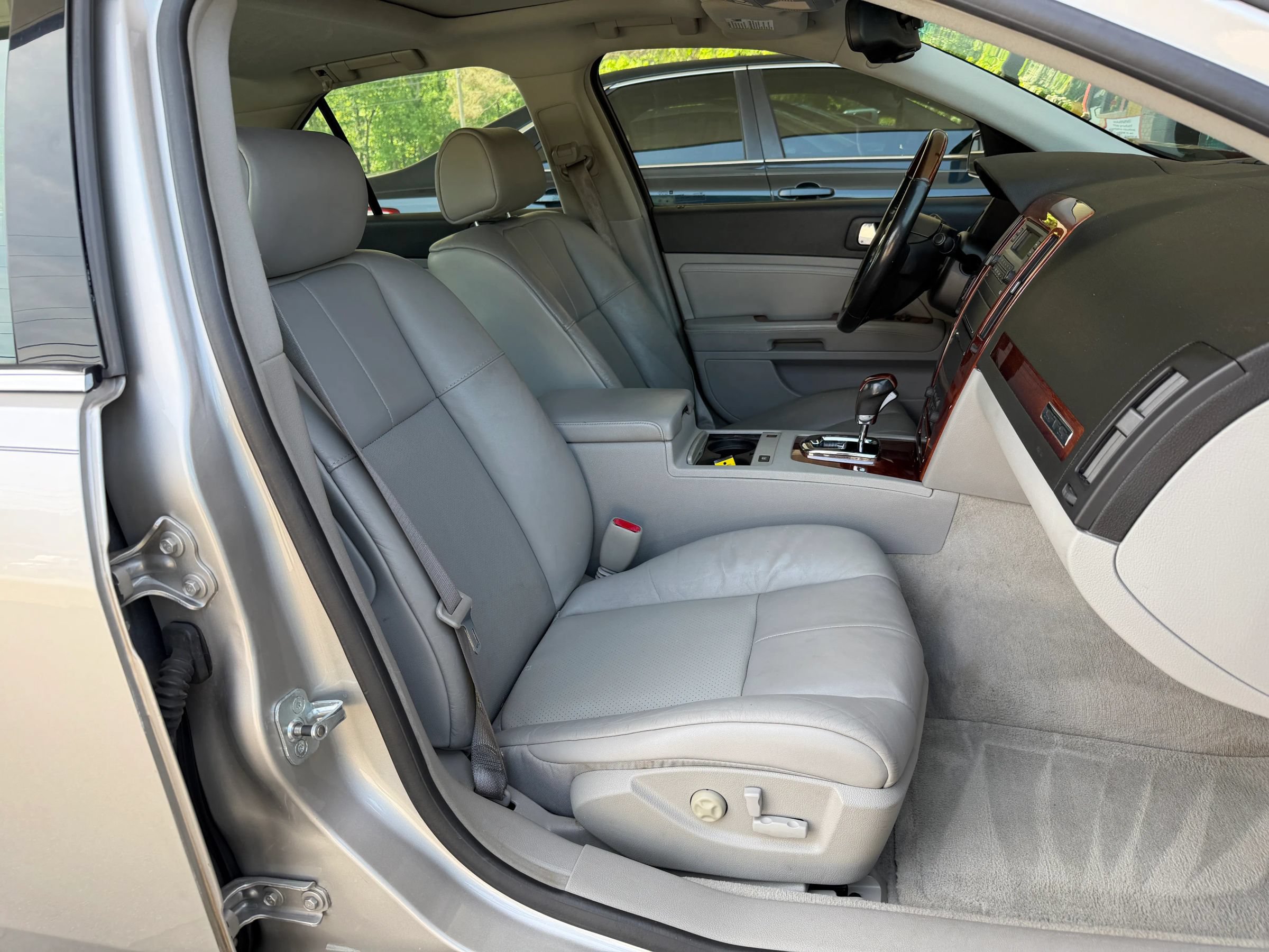 Used 2007 Cadillac STS w/ Preferred Equipment Group AWD/4WD image 10
