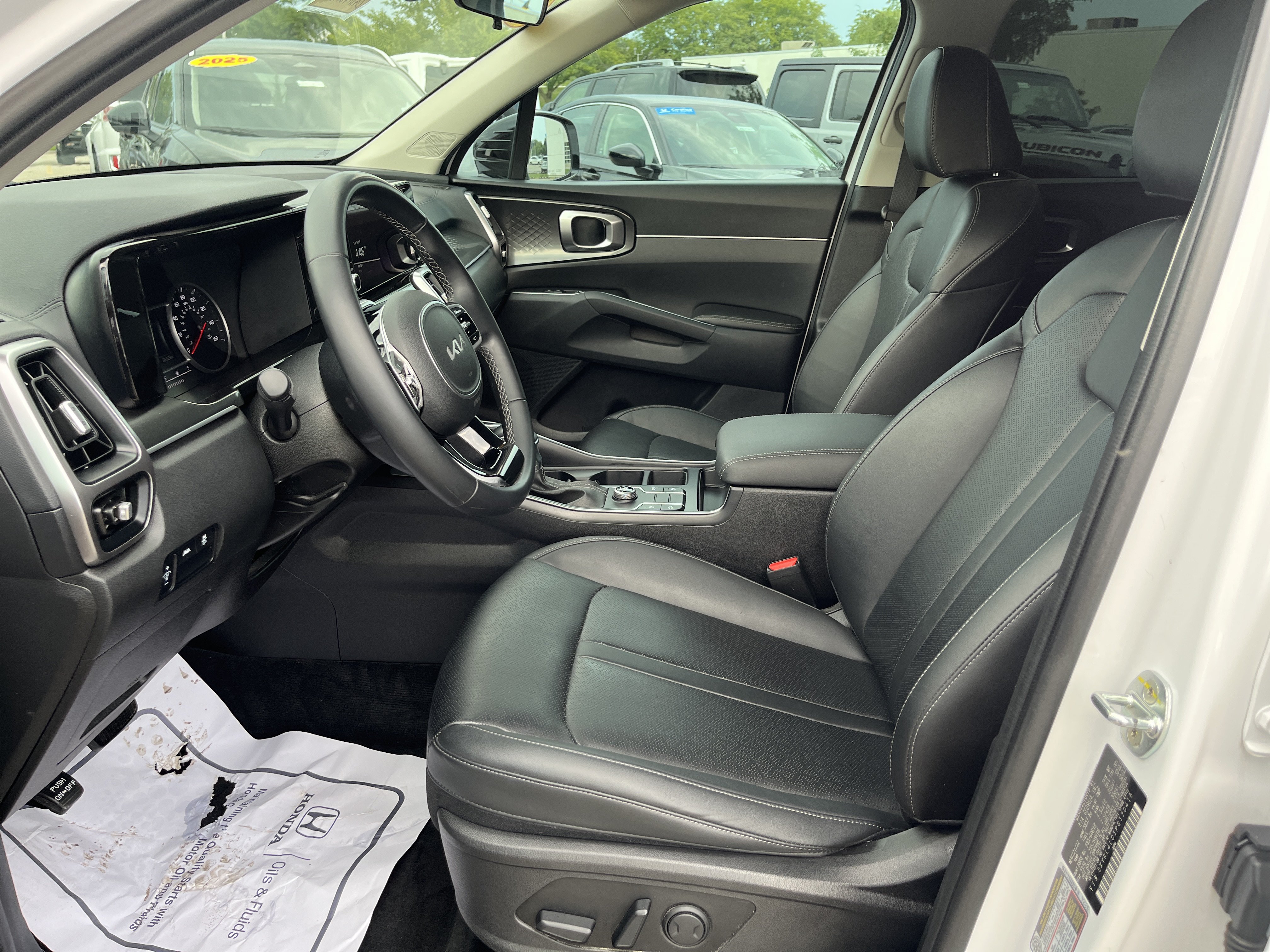 Used 2023 Kia Sorento S FWD image 18