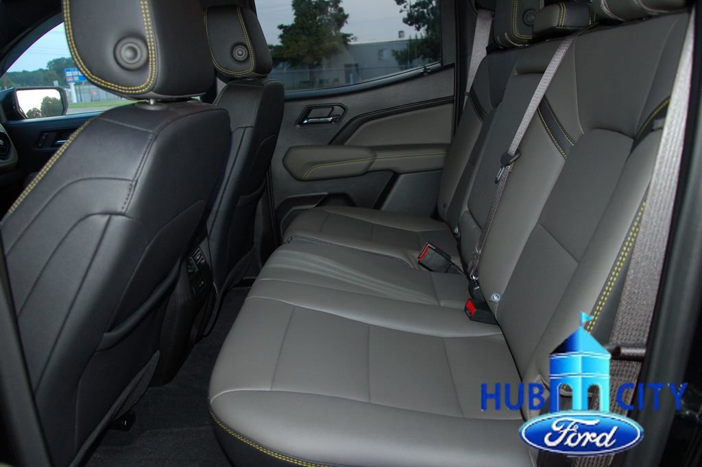 Used 2025 Chevrolet Colorado ZR2 w/ Midnight Edition AWD/4WD image 12
