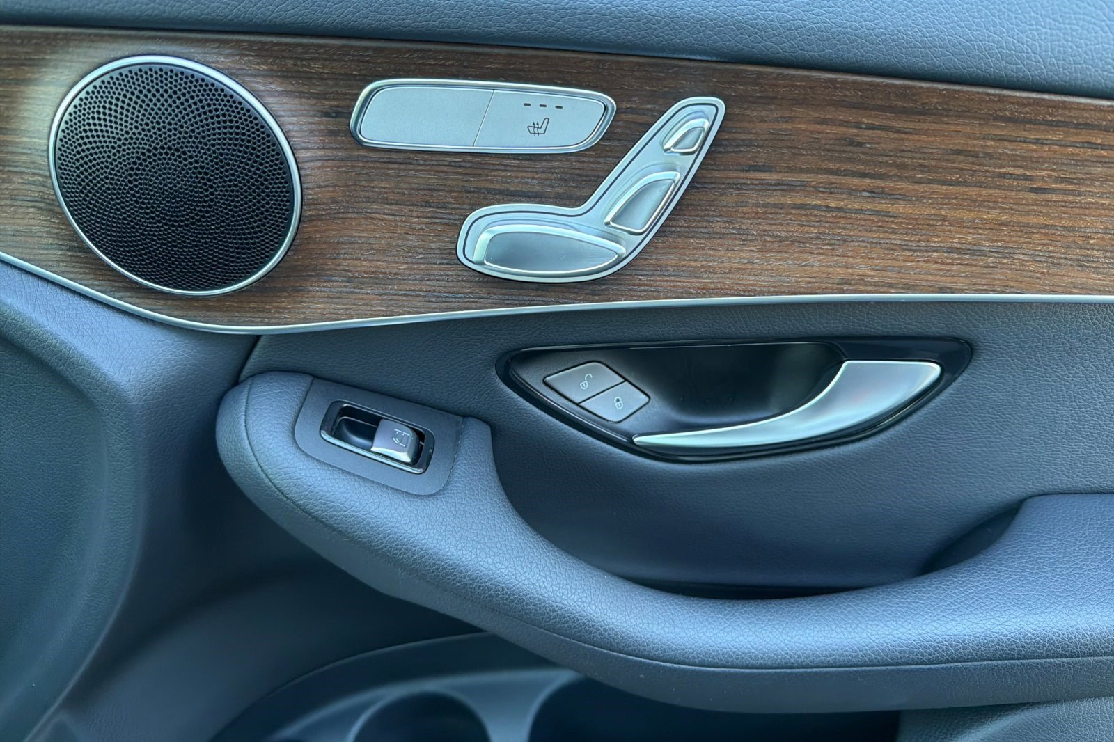 Used 2021 Mercedes-Benz GLC 300 300 image 22