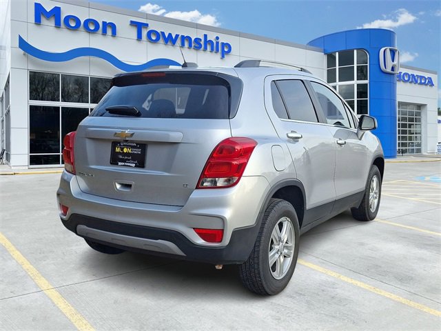 Used 2020 Chevrolet Trax LT w/ LT Convenience Package image 6