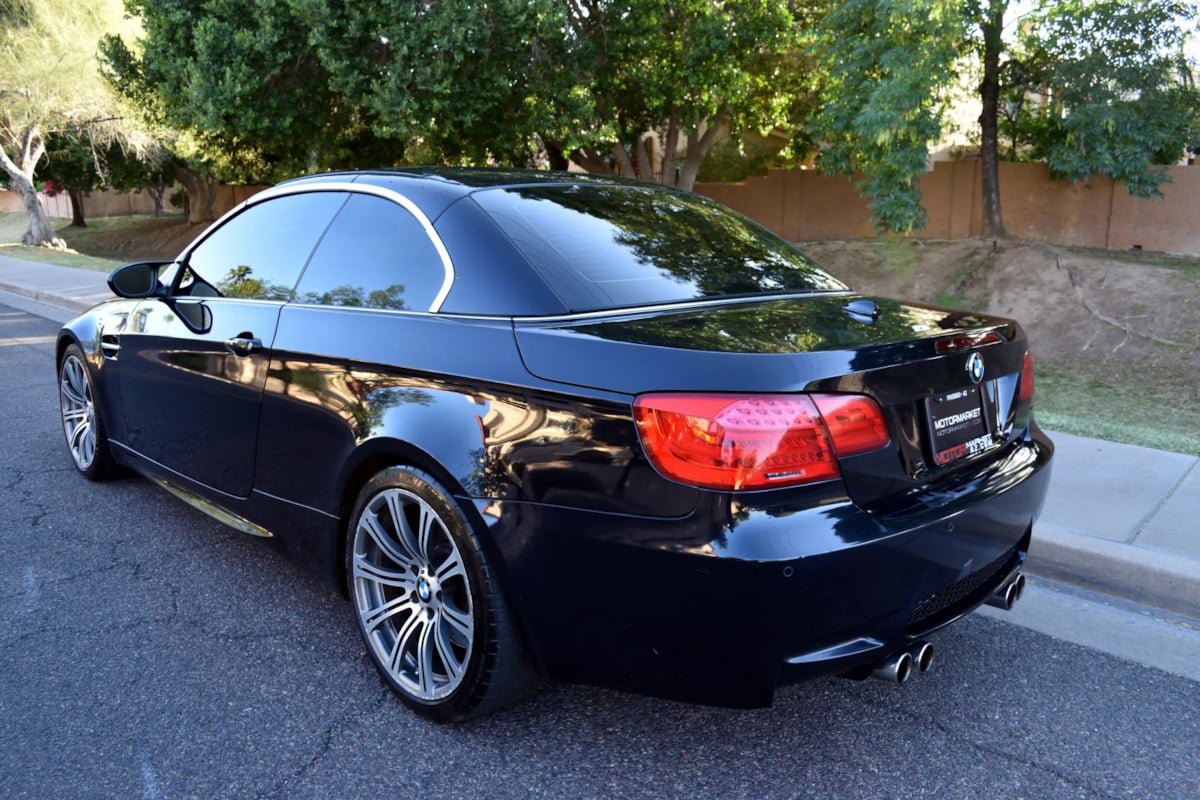 Used 2012 BMW M3 Convertible w/ Premium Pkg image 5