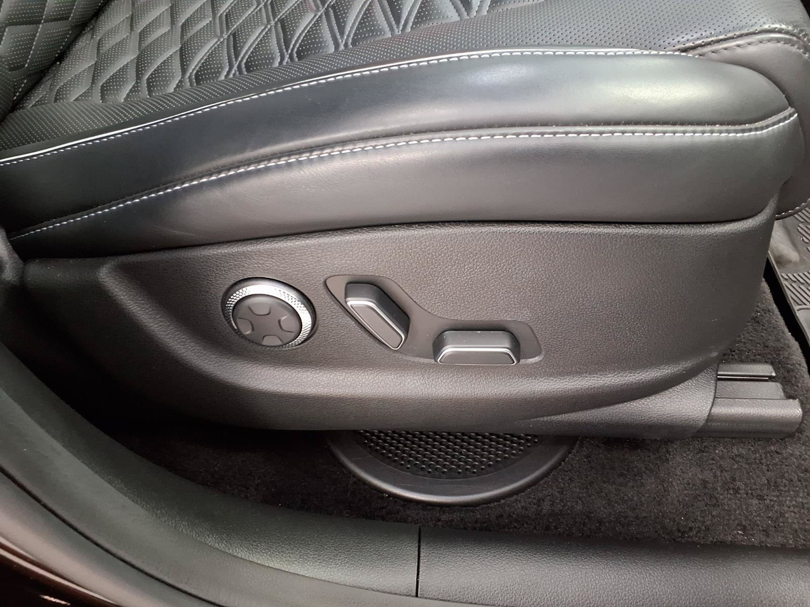 Used 2025 Genesis GV80 3.5T e-SC AWD/4WD image 11