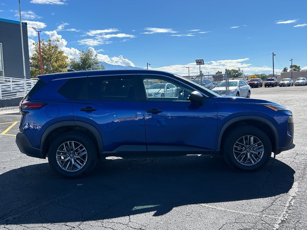 Used 2023 Nissan Rogue S AWD/4WD image 2