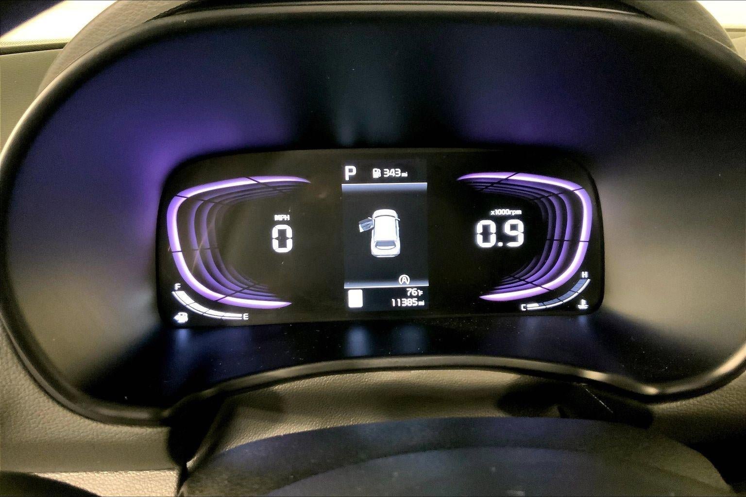 Used 2025 Kia Soul LX w/ LX Technology Package FWD image 20