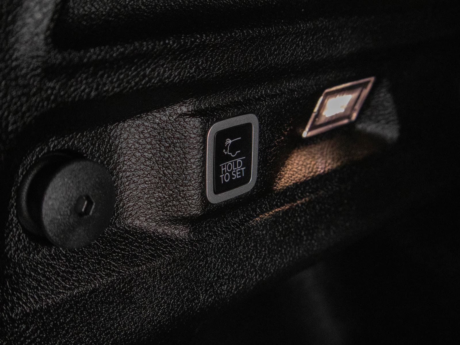 Used 2023 Jeep Grand Cherokee L Altitude image 25