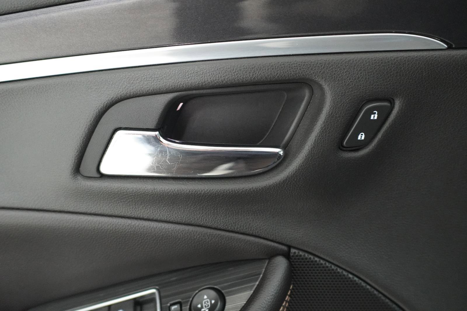 Used 2019 Chevrolet Impala LT FWD image 12