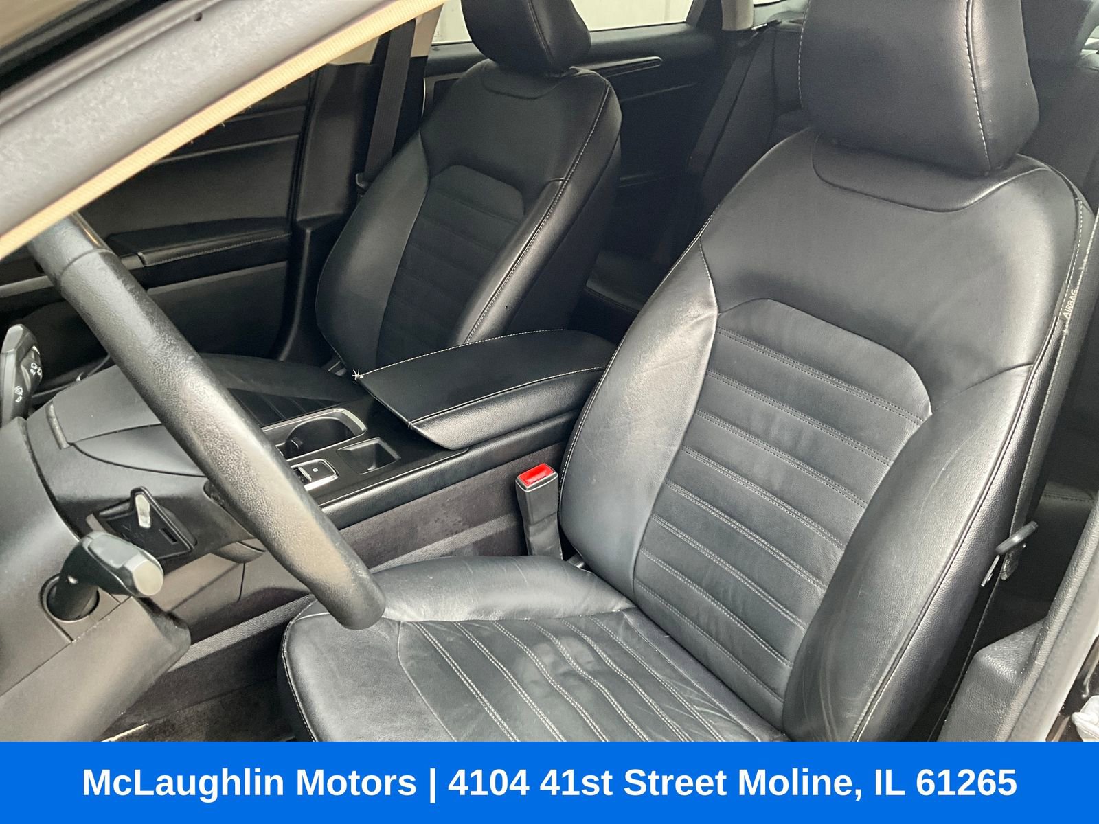 Used 2017 Ford Fusion SE w/ Fusion SE Technology Package AWD/4WD image 8
