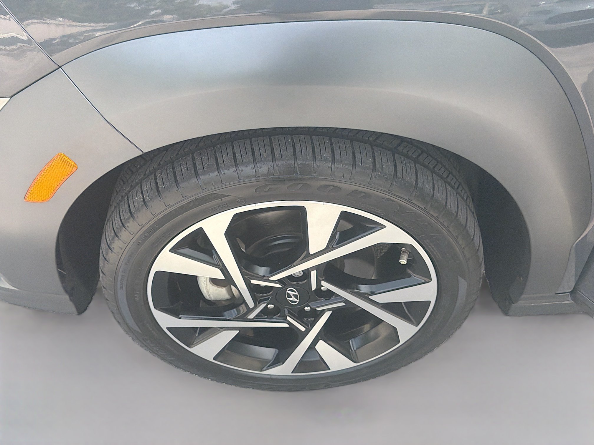 Used 2023 Hyundai Kona Limited w/ Cargo Package FWD image 34