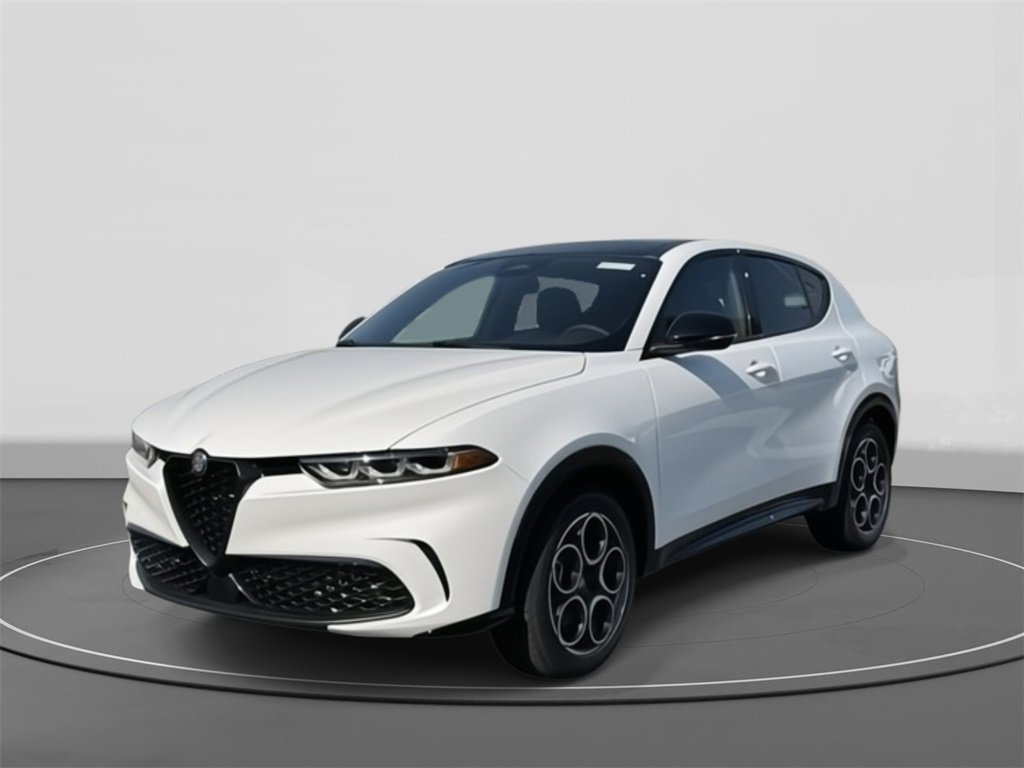 New 2025 Alfa Romeo Tonale w/ Premium Package image 3