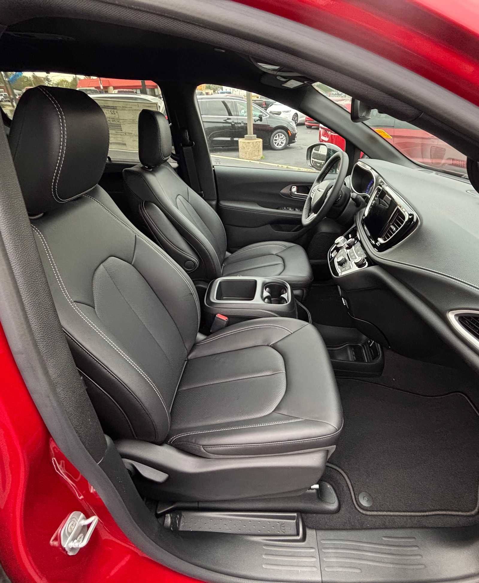 New 2026 Chrysler Pacifica Select FWD image 16
