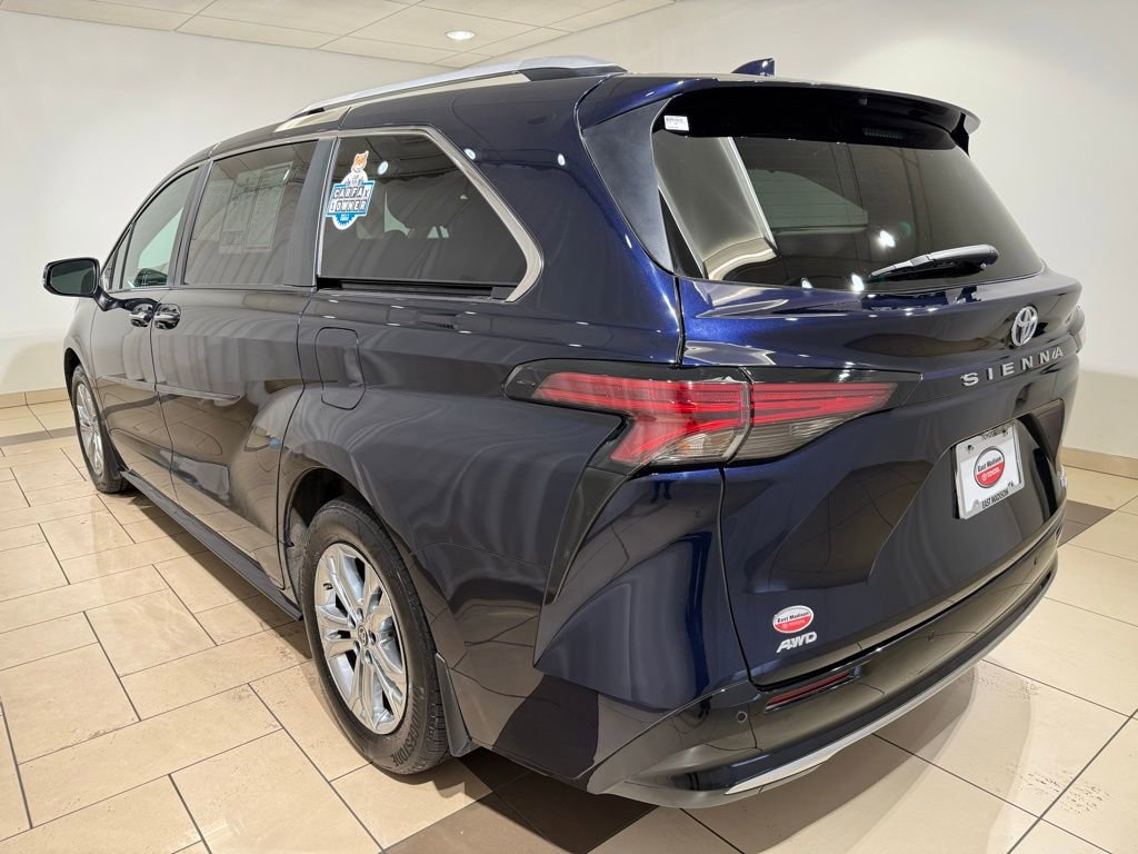 Certified 2023 Toyota Sienna Platinum image 2