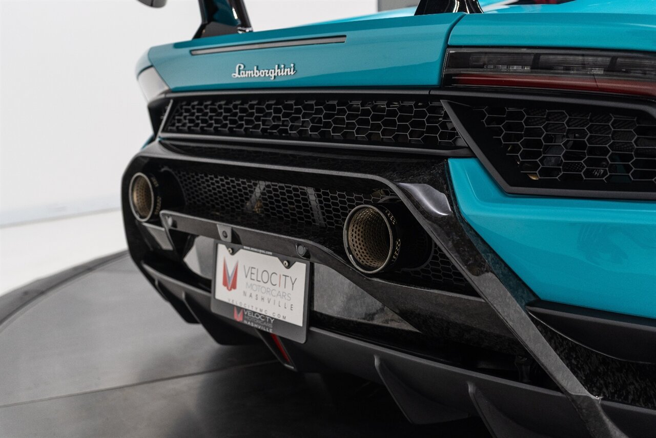 Used 2019 Lamborghini Huracan Performante AWD/4WD image 32