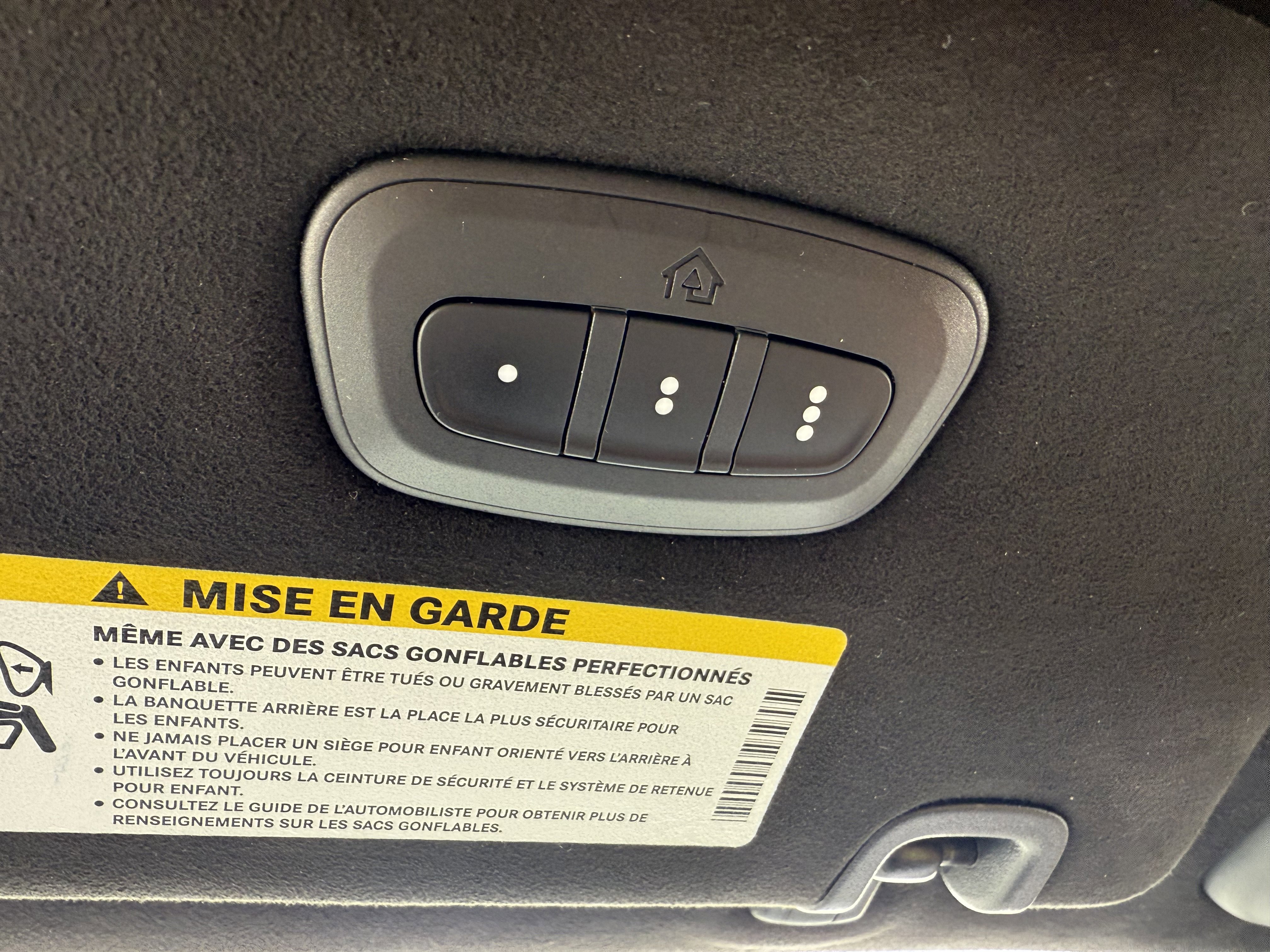 Used 2023 Chrysler Pacifica Pinnacle image 41