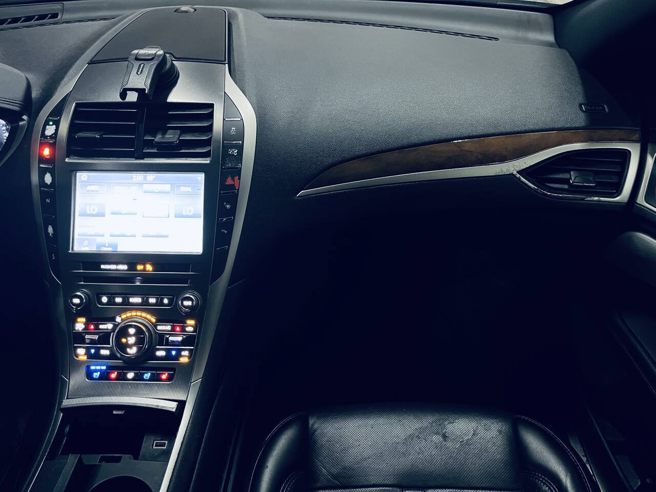 Used 2019 Lincoln MKZ Reserve w/ Luxury Package FWD image 25