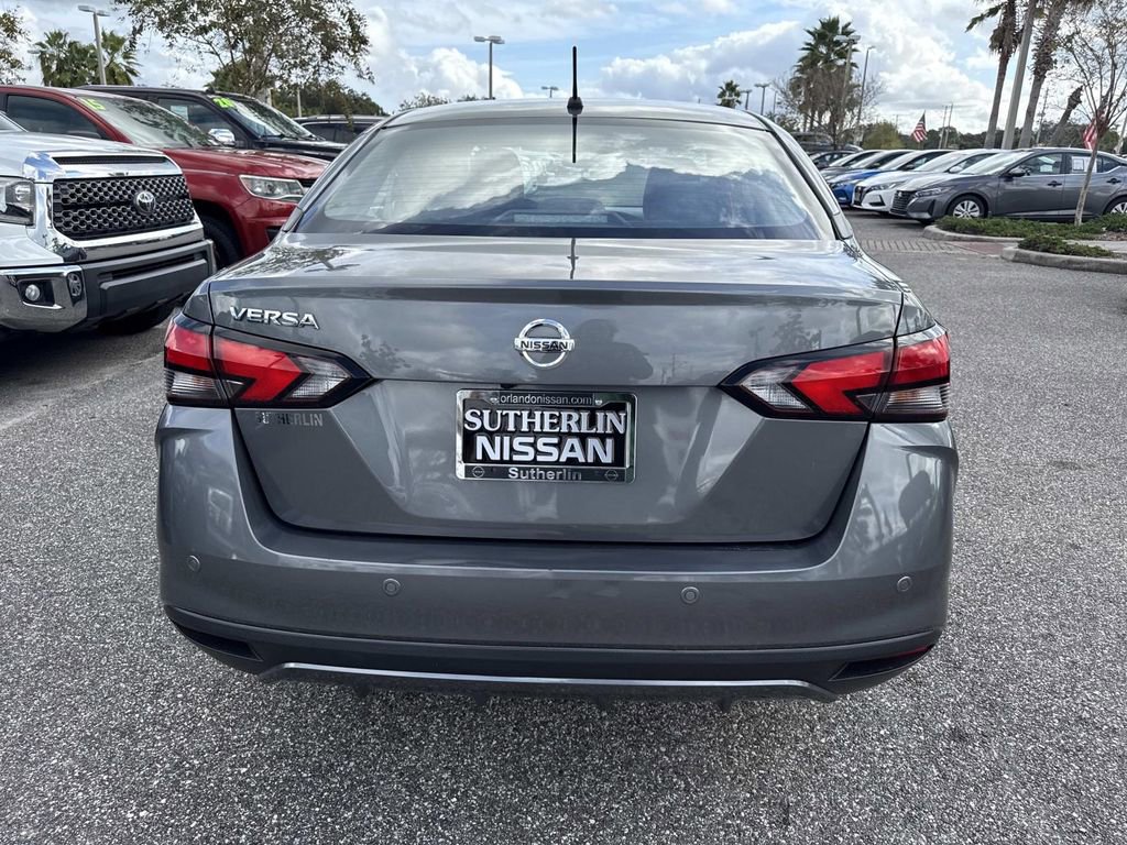 Used 2022 Nissan Versa S image 5