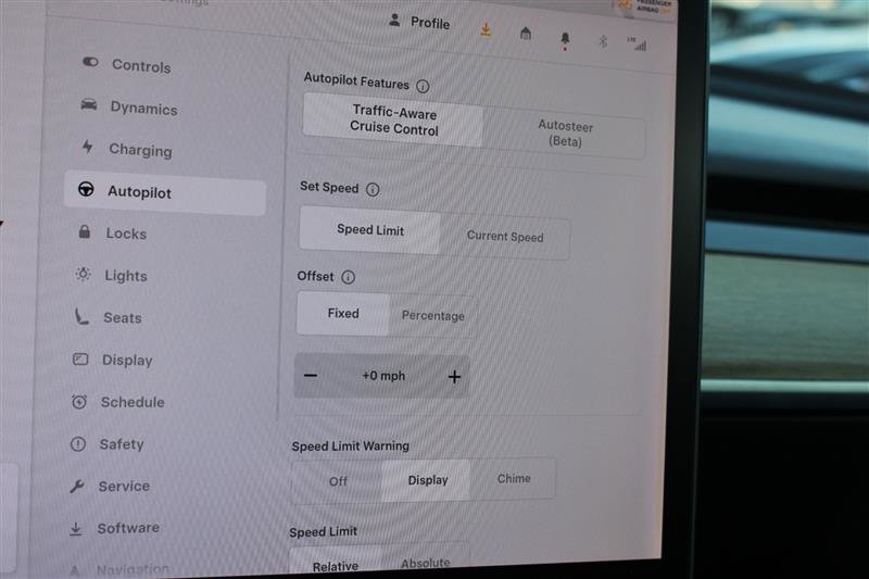 Used 2018 Tesla Model 3 Mid Range RWD image 14