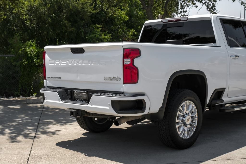 Used 2022 Chevrolet Silverado 2500 High Country AWD/4WD image 16