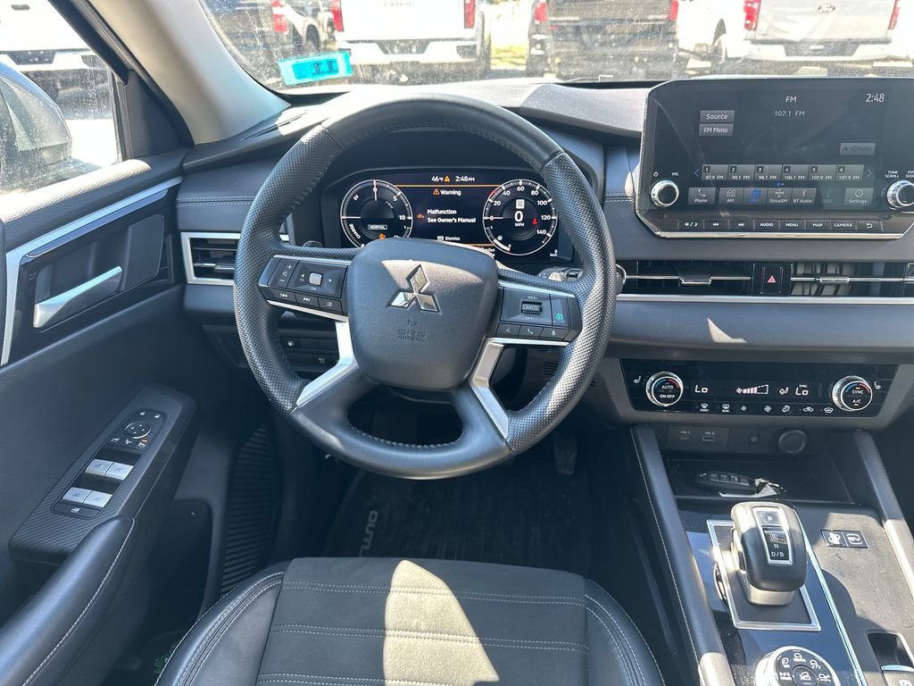 Used 2023 Mitsubishi Outlander SE AWD/4WD image 13