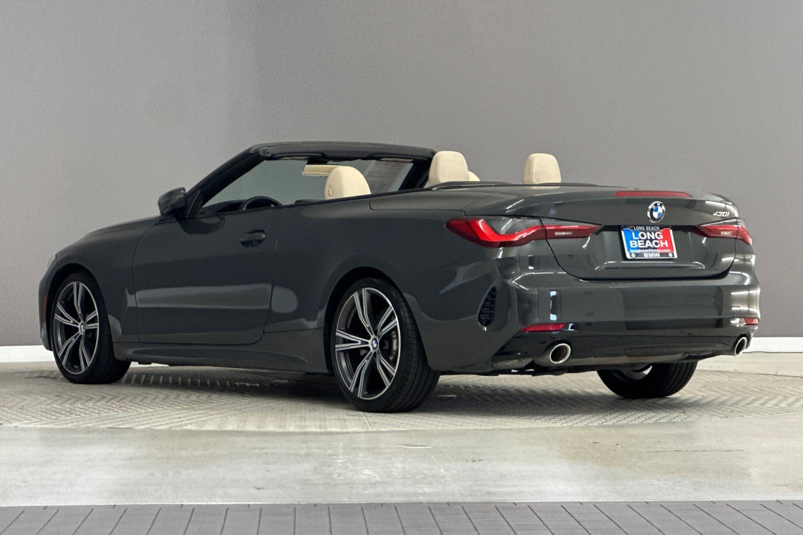 Used 2023 BMW 430i Convertible w/ Premium Package RWD image 3