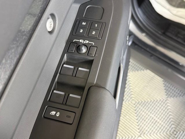 Certified 2025 Land Rover Defender 130 S AWD/4WD image 29