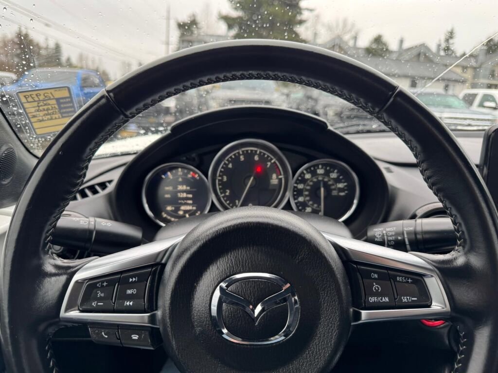 Used 2023 MAZDA MX-5 Miata Club image 12