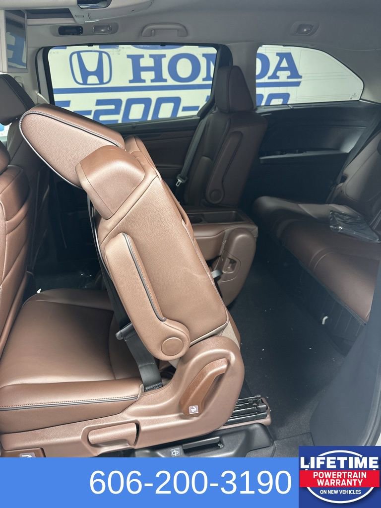 New 2026 Honda Odyssey Touring image 18