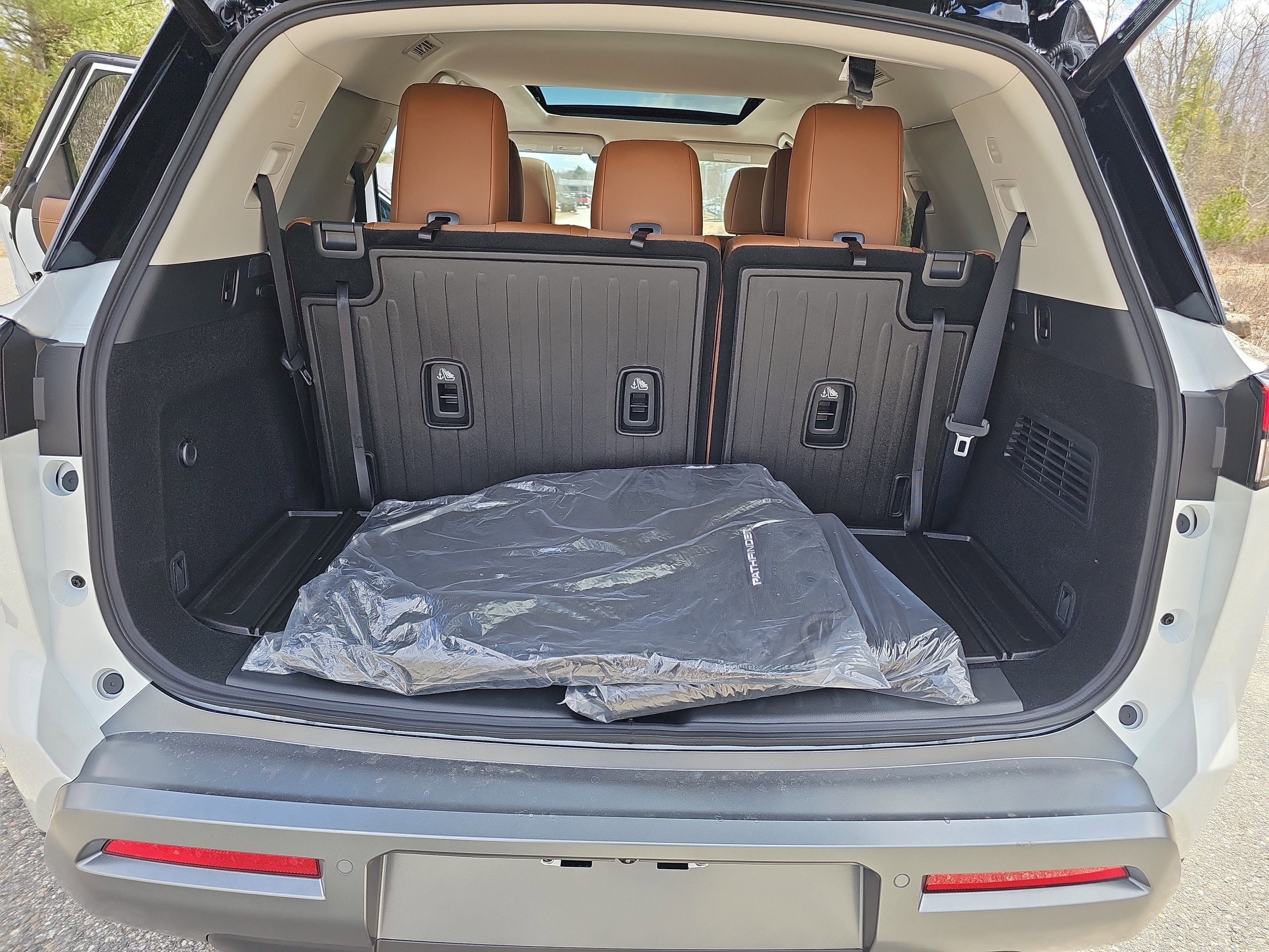 New 2026 Nissan Pathfinder Platinum w/ Cargo Package AWD/4WD image 16