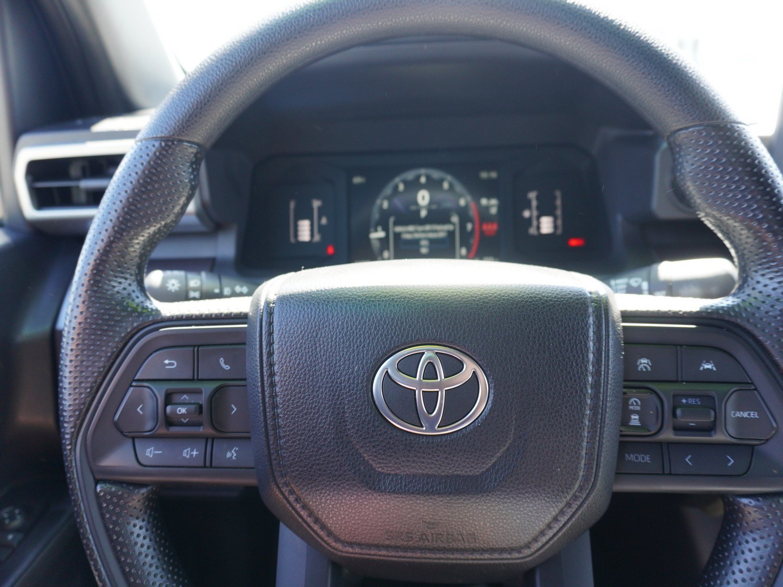 Used 2025 Toyota Tacoma SR5 AWD/4WD image 23