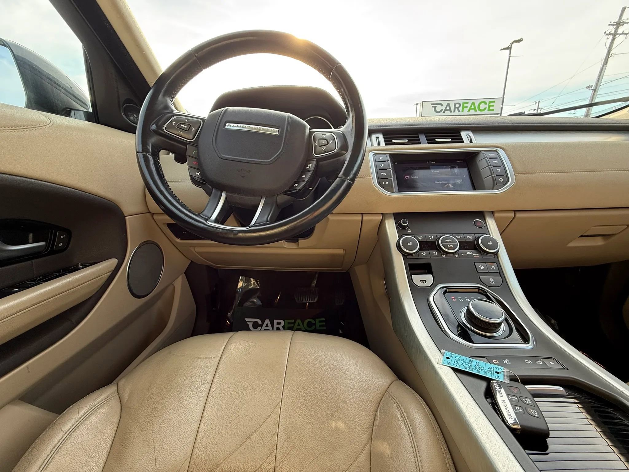 Used 2017 Land Rover Range Rover Evoque SE AWD/4WD image 28