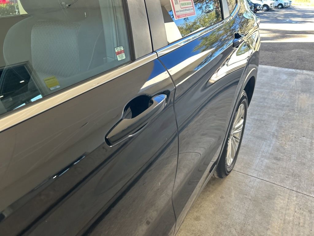 Used 2023 Mitsubishi Outlander ES image 14