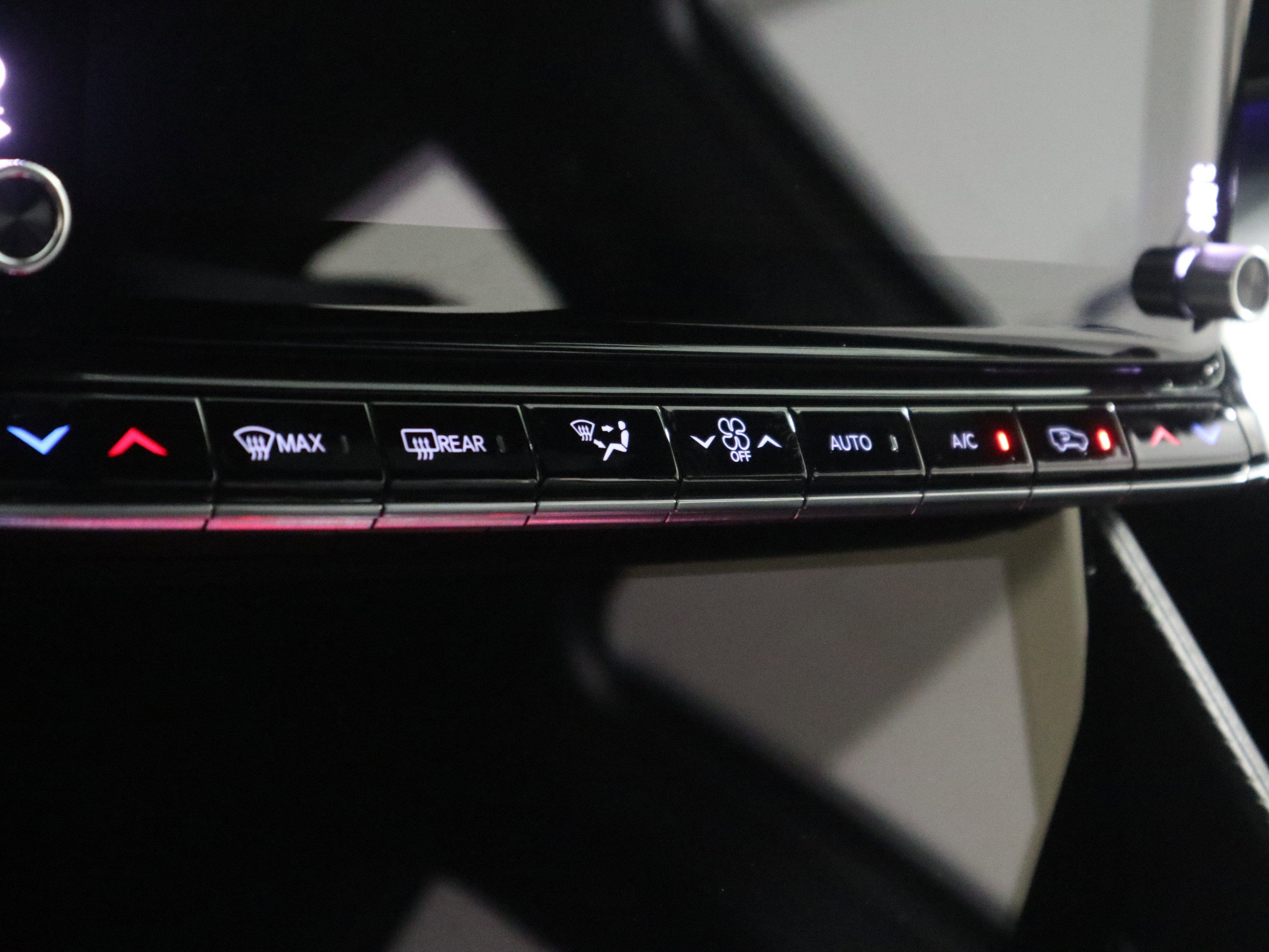 New 2026 Jeep Grand Wagoneer Summit image 28
