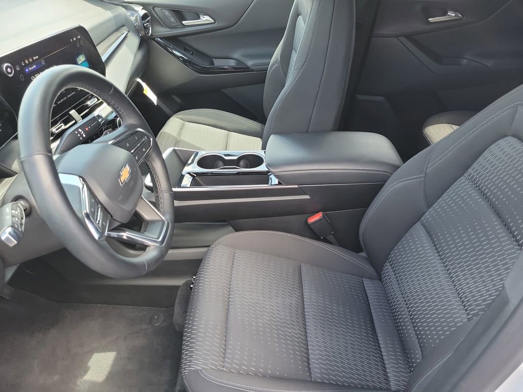Used 2025 Chevrolet Equinox LT FWD image 17