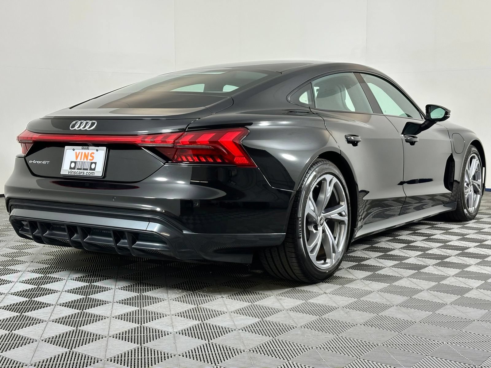 Used 2024 Audi e-tron GT Premium Plus AWD/4WD image 4