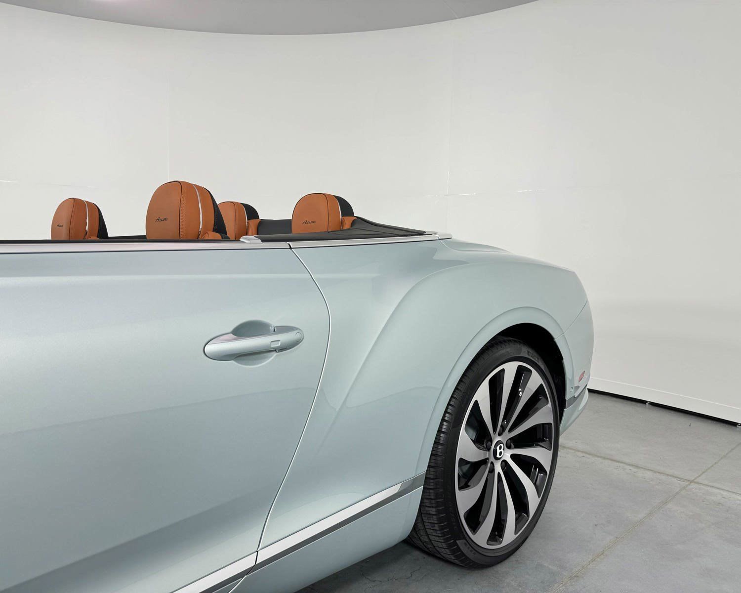 Used 2024 Bentley Continental GT Azure image 44