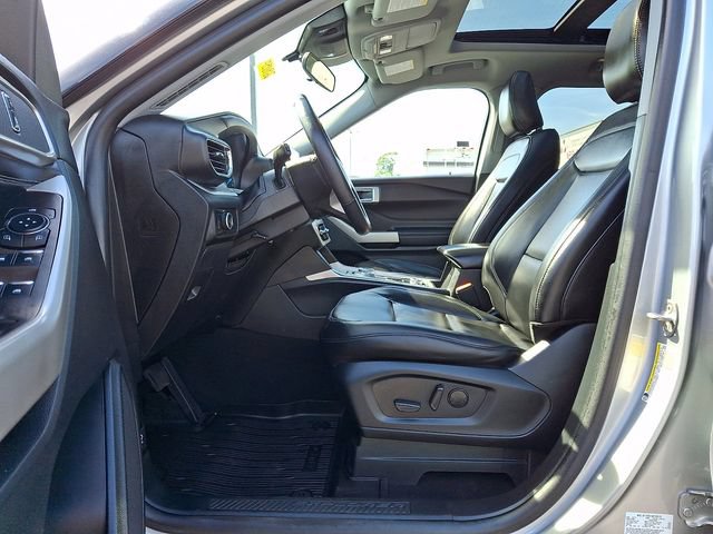 Used 2023 Ford Explorer XLT w/ Equipment Group 202A AWD/4WD image 15
