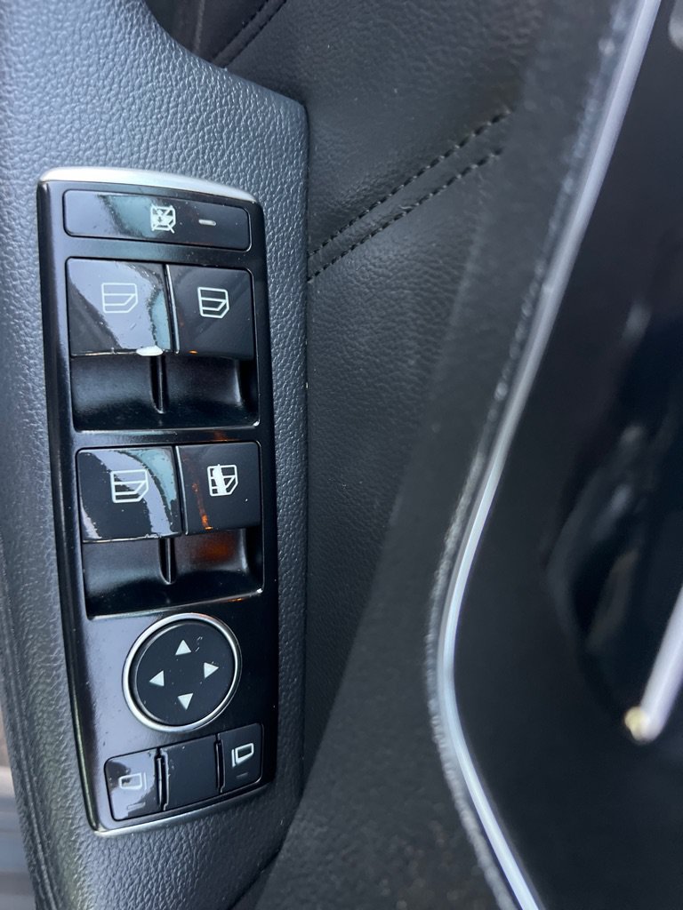 Used 2013 Mercedes-Benz E 350 4MATIC Sedan image 25