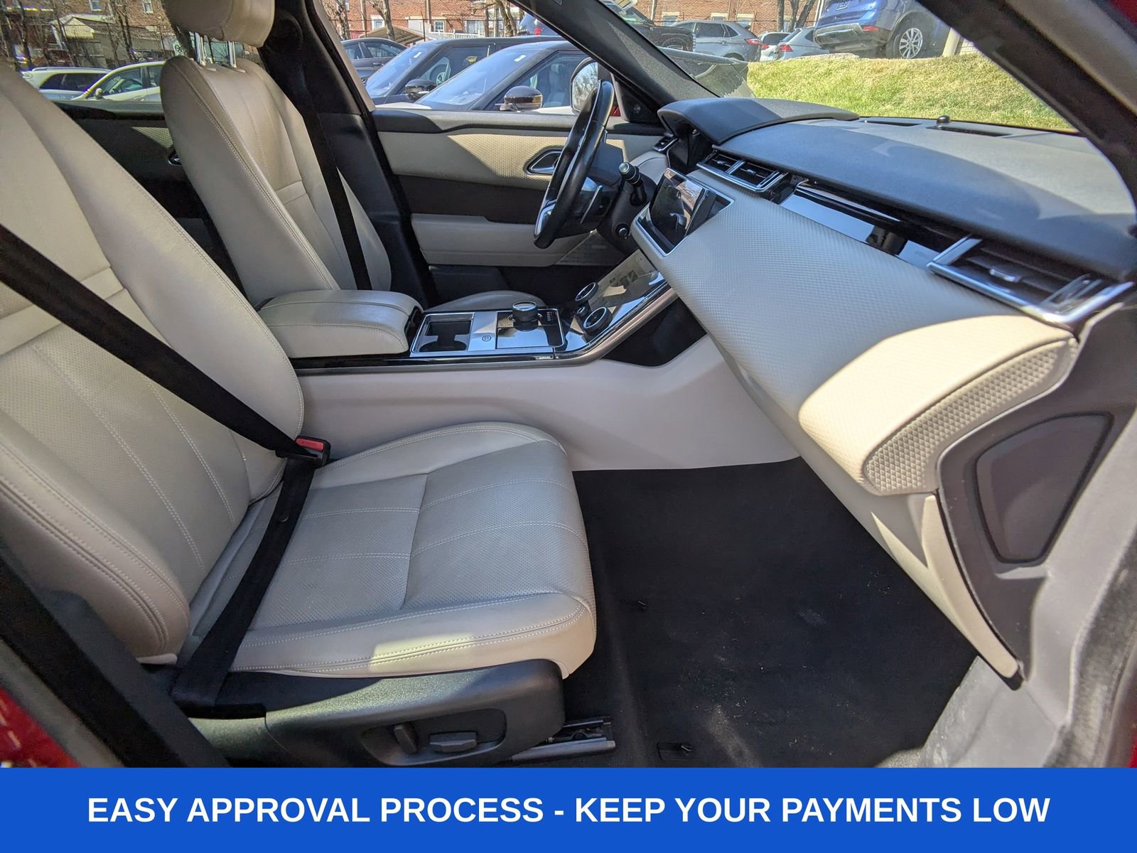 Used 2018 Land Rover Range Rover Velar R-Dynamic SE image 15