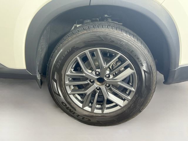 Used 2024 Nissan Rogue S image 25