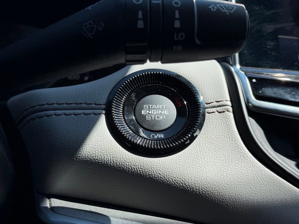 Certified 2025 Jeep Compass Limited AWD/4WD image 28