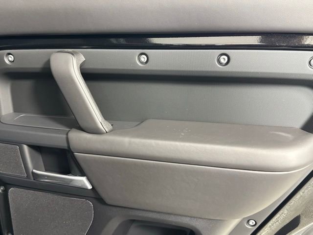 New 2026 Land Rover Defender 110 X-Dynamic SE AWD/4WD image 26