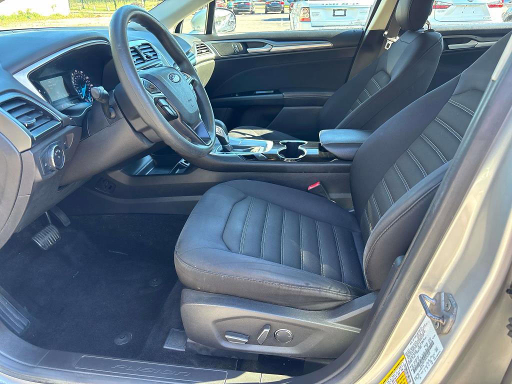 Used 2014 Ford Fusion SE image 7