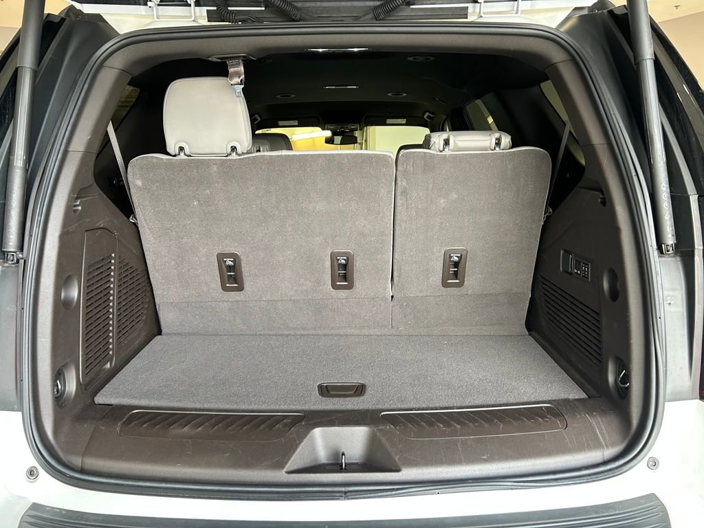 Used 2023 GMC Yukon SLT w/ SLT Luxury Package image 27