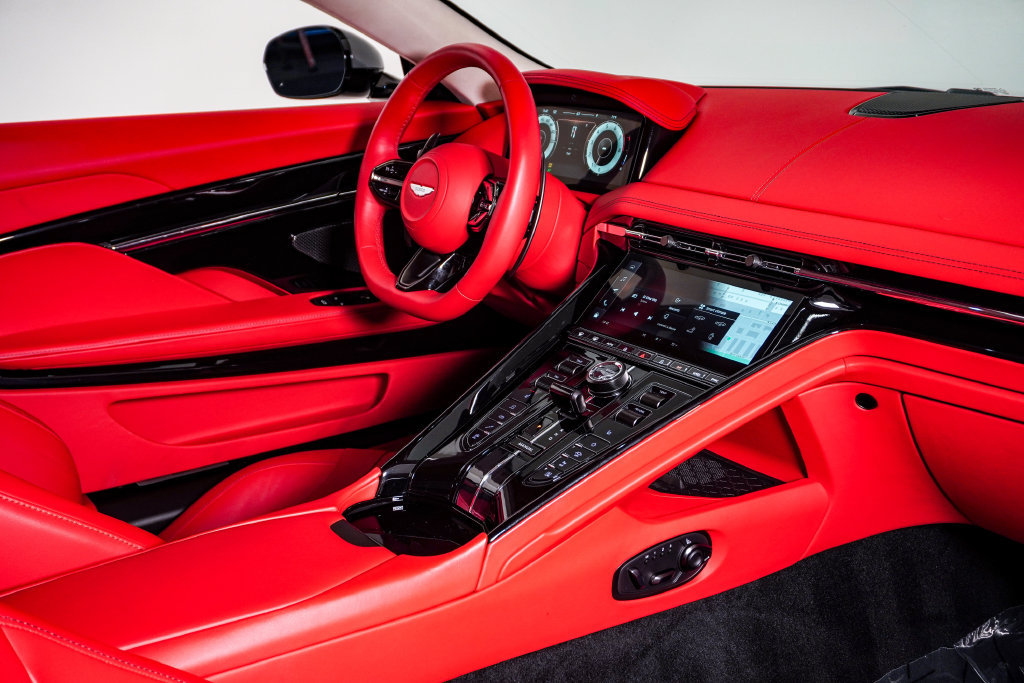 Used 2024 Aston Martin DB12 Coupe RWD image 16
