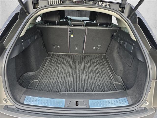 Used 2018 Land Rover Range Rover Velar S image 12