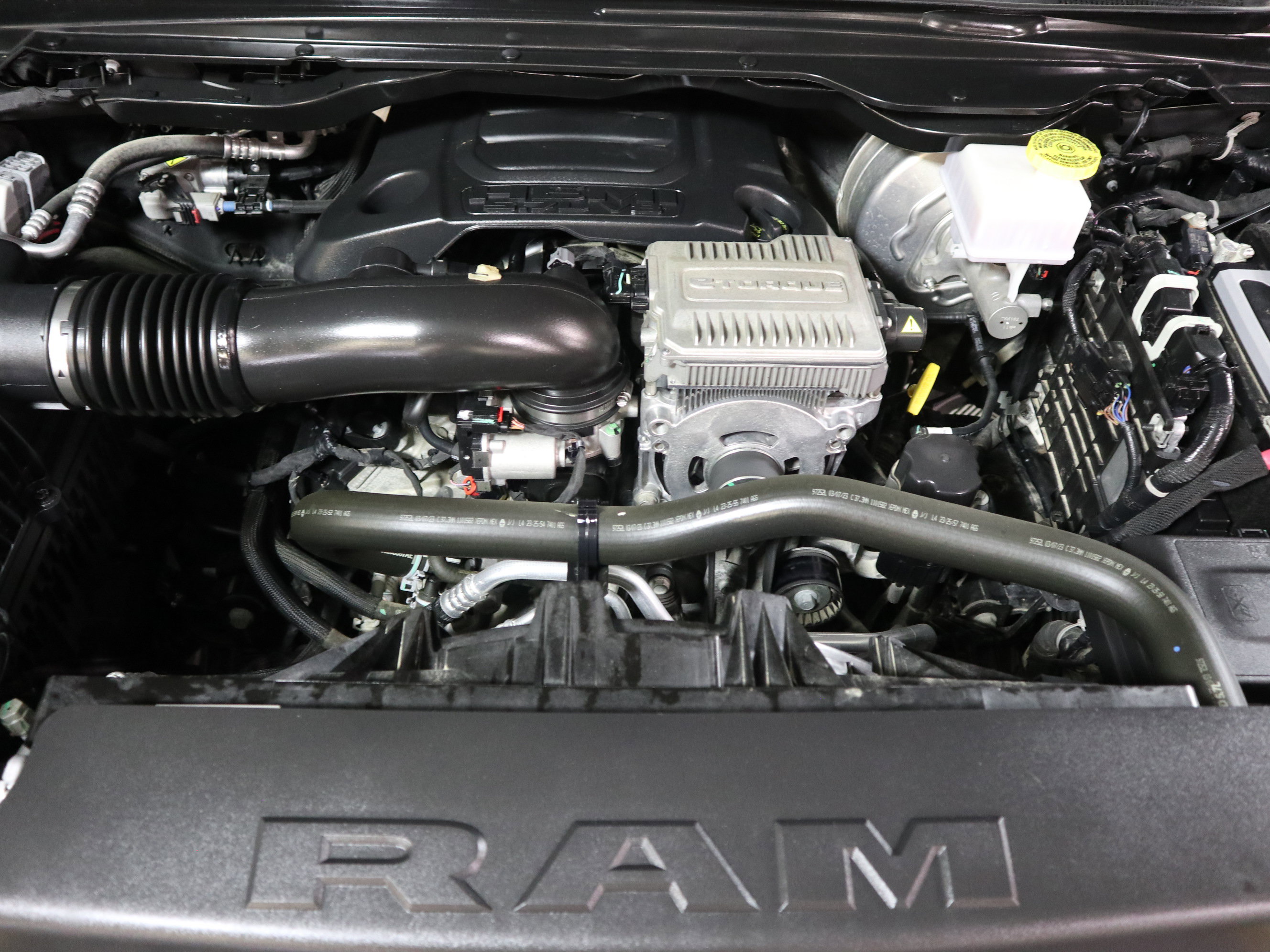 Used 2023 RAM 1500 Laramie AWD/4WD image 14