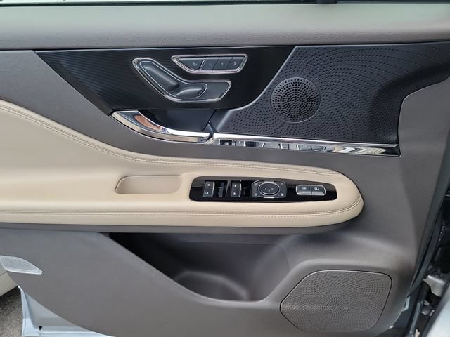 Certified 2024 Lincoln Corsair FWD image 15