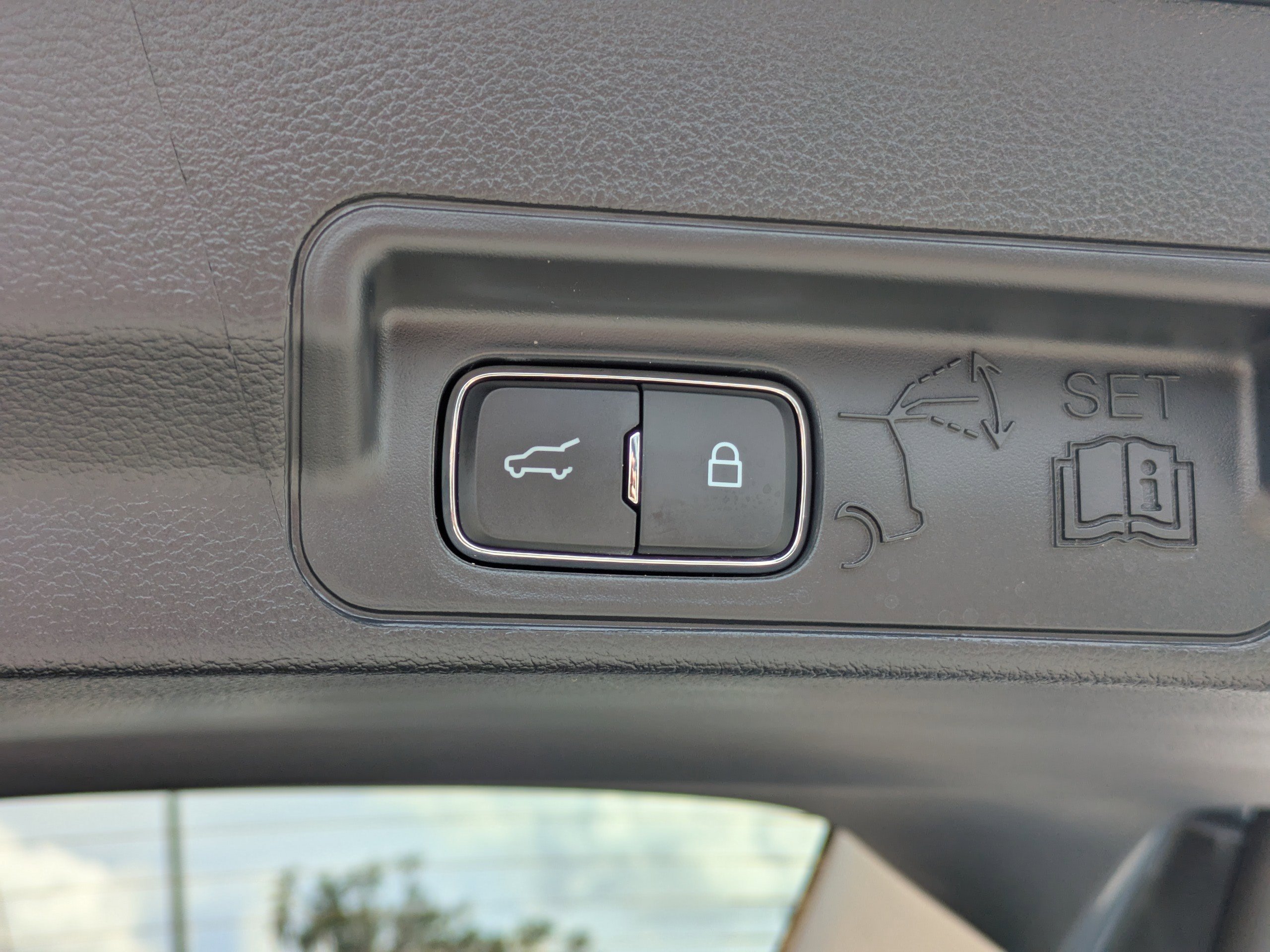 Used 2025 Ford Explorer Active image 13