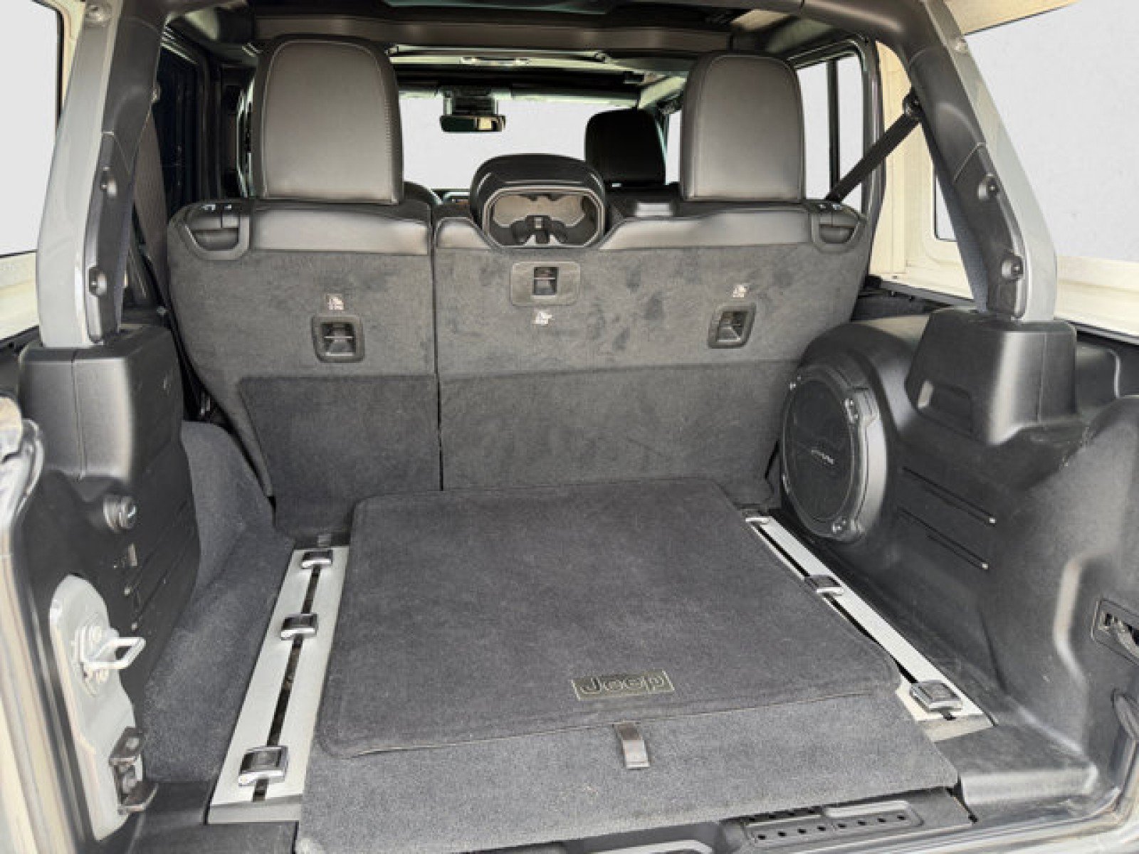 Used 2023 Jeep Wrangler Unlimited Rubicon 392 AWD/4WD image 19